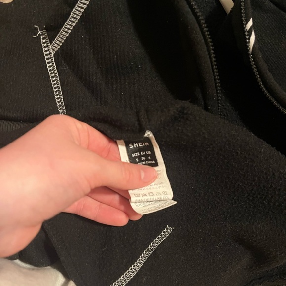SHEIN Monochrome Graphic and Plain Hoodies - Picture 7 of 7
